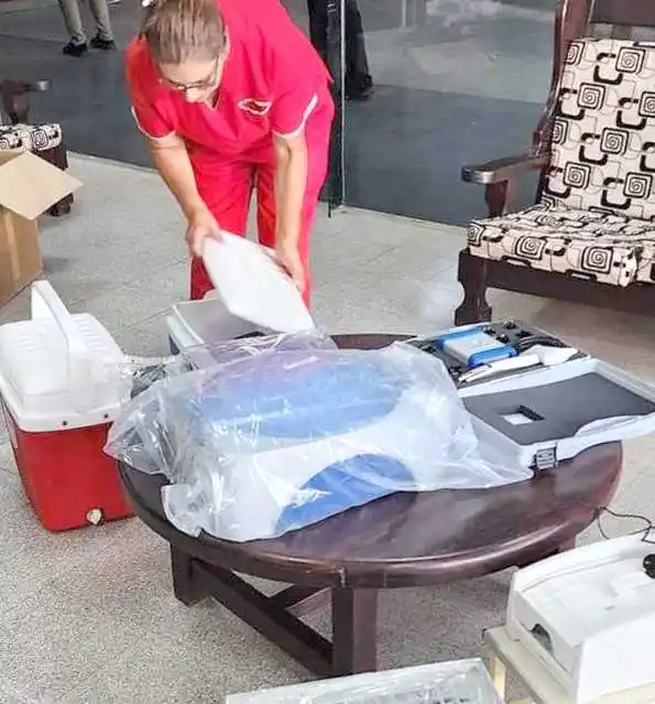 Hospital de Las Lomitas: entrega equipos 
e insumos para el área de hemoterapia