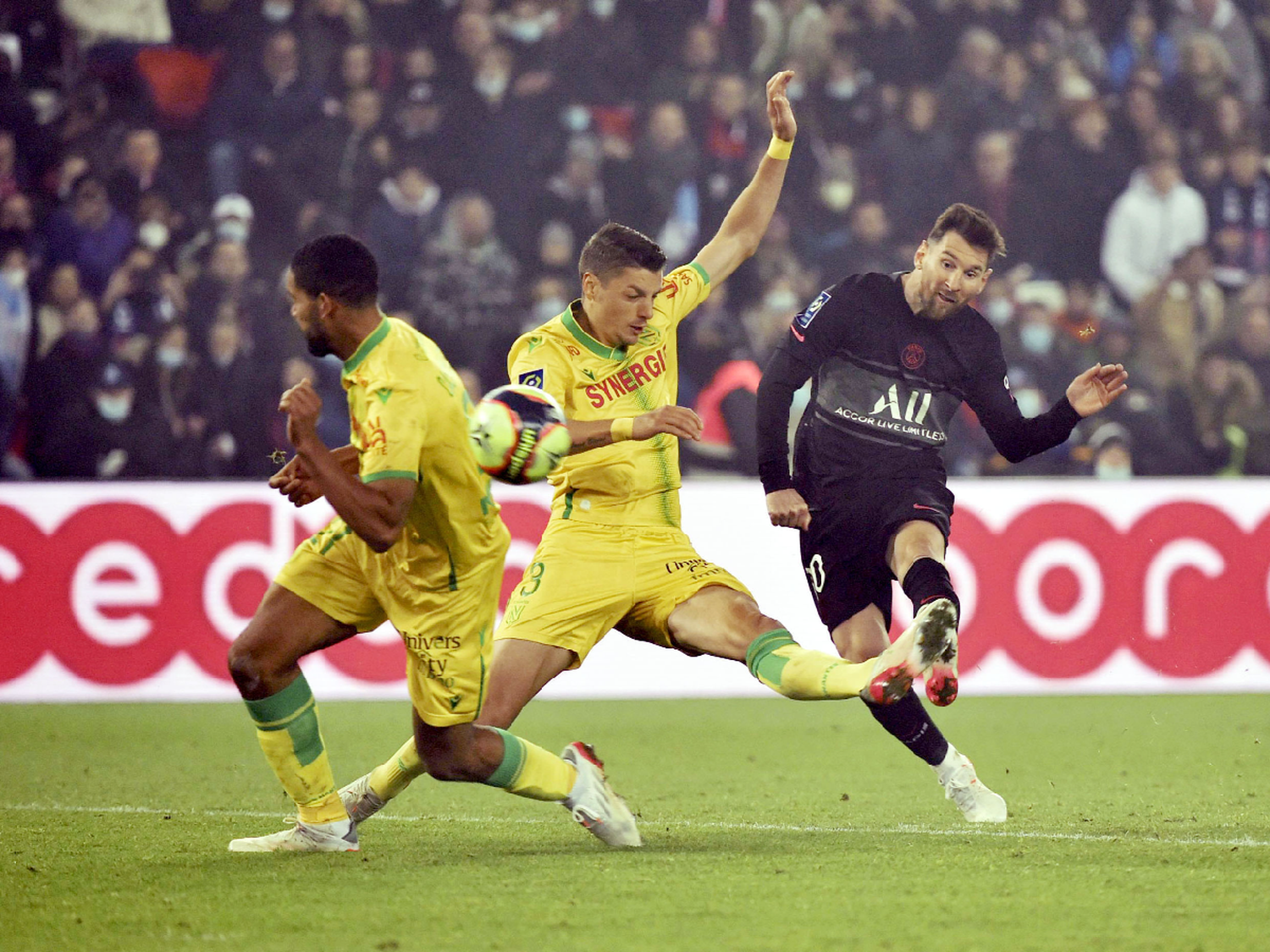 Messi rompió el maleficio y marcó por primera vez en la Ligue 1