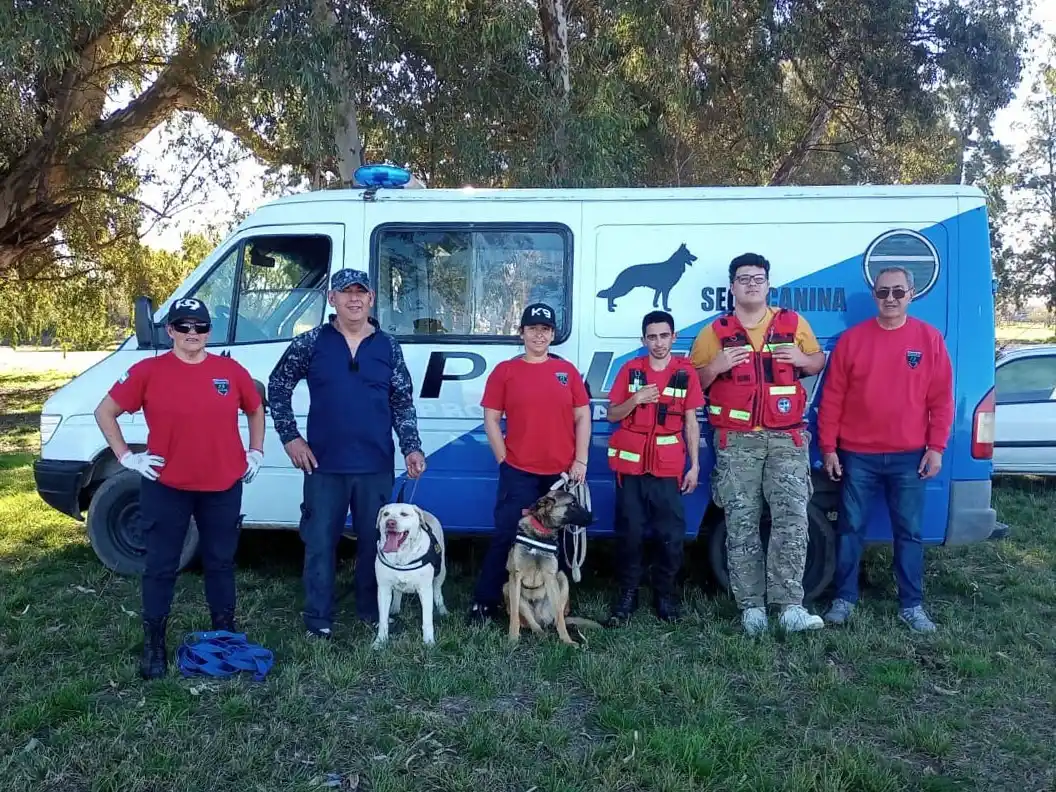 Algunos de los integrantes de la asociación civil K9 Gualeguay.