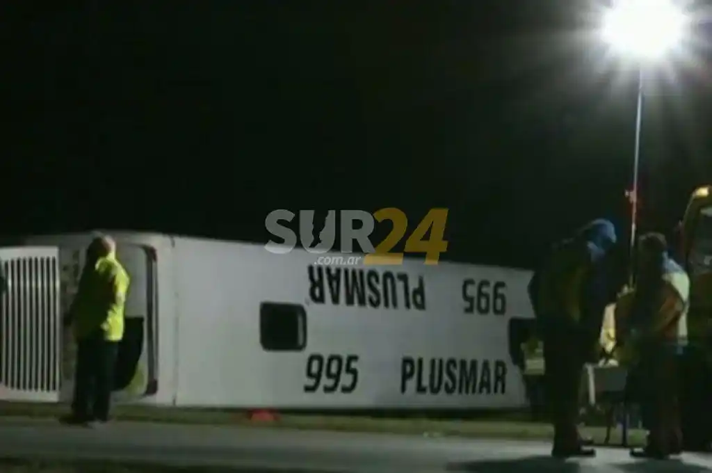 Volcó un micro en la Ruta 2: al menos dos muertos y 38 heridos