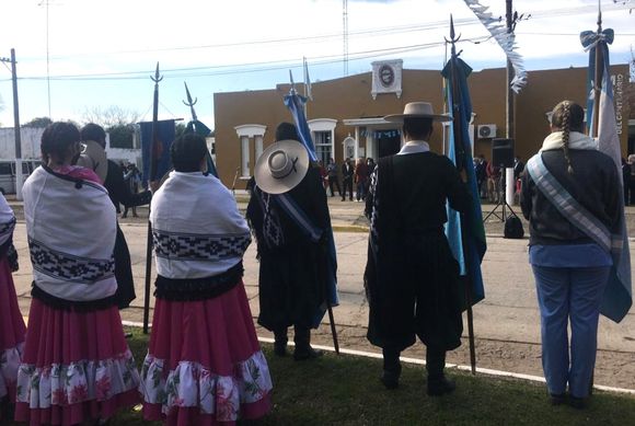 Santa Lucía: aunque no habrá acto por San Martín, confirmaron el desfile a caballo por las calles del pueblo