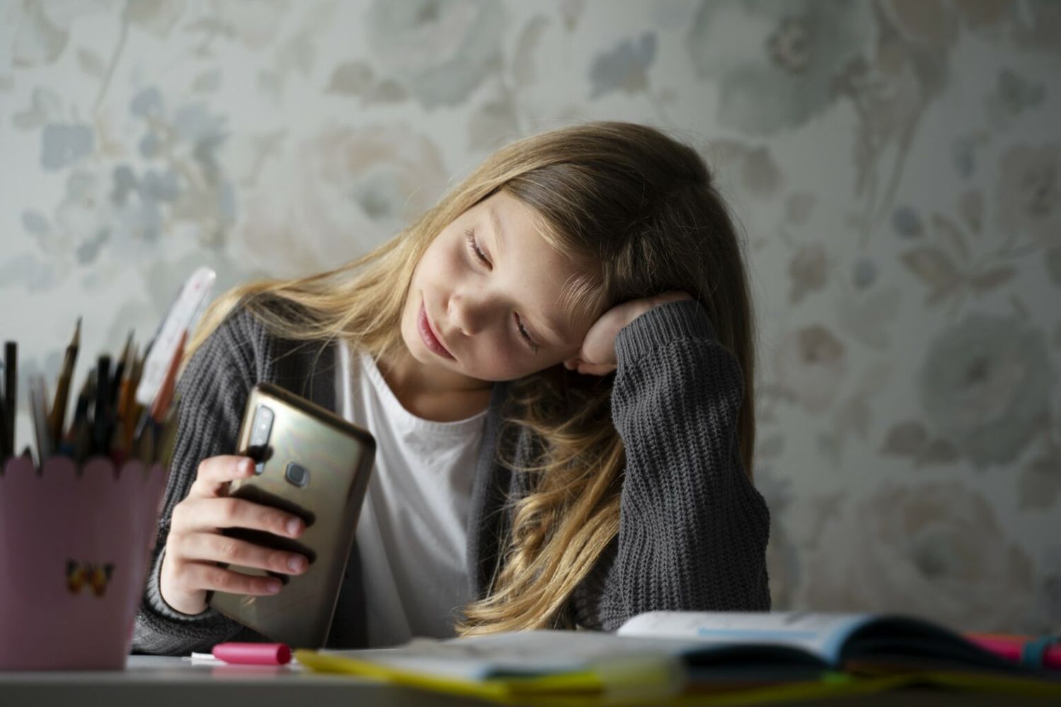 Presentaron proyecto de ley que busca prevenir el impacto nocivo de las redes sociales en adolescentes