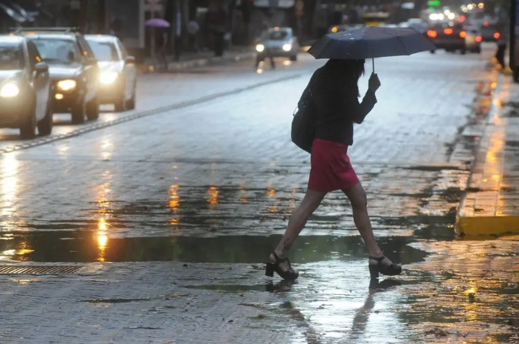 Alerta meteorológico para el noroeste bonaerense por "lluvias y tormentas fuertes"