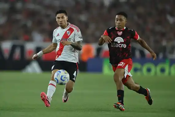 River logra su primera victoria en el Apertura 2025 con un agónico gol de Montiel