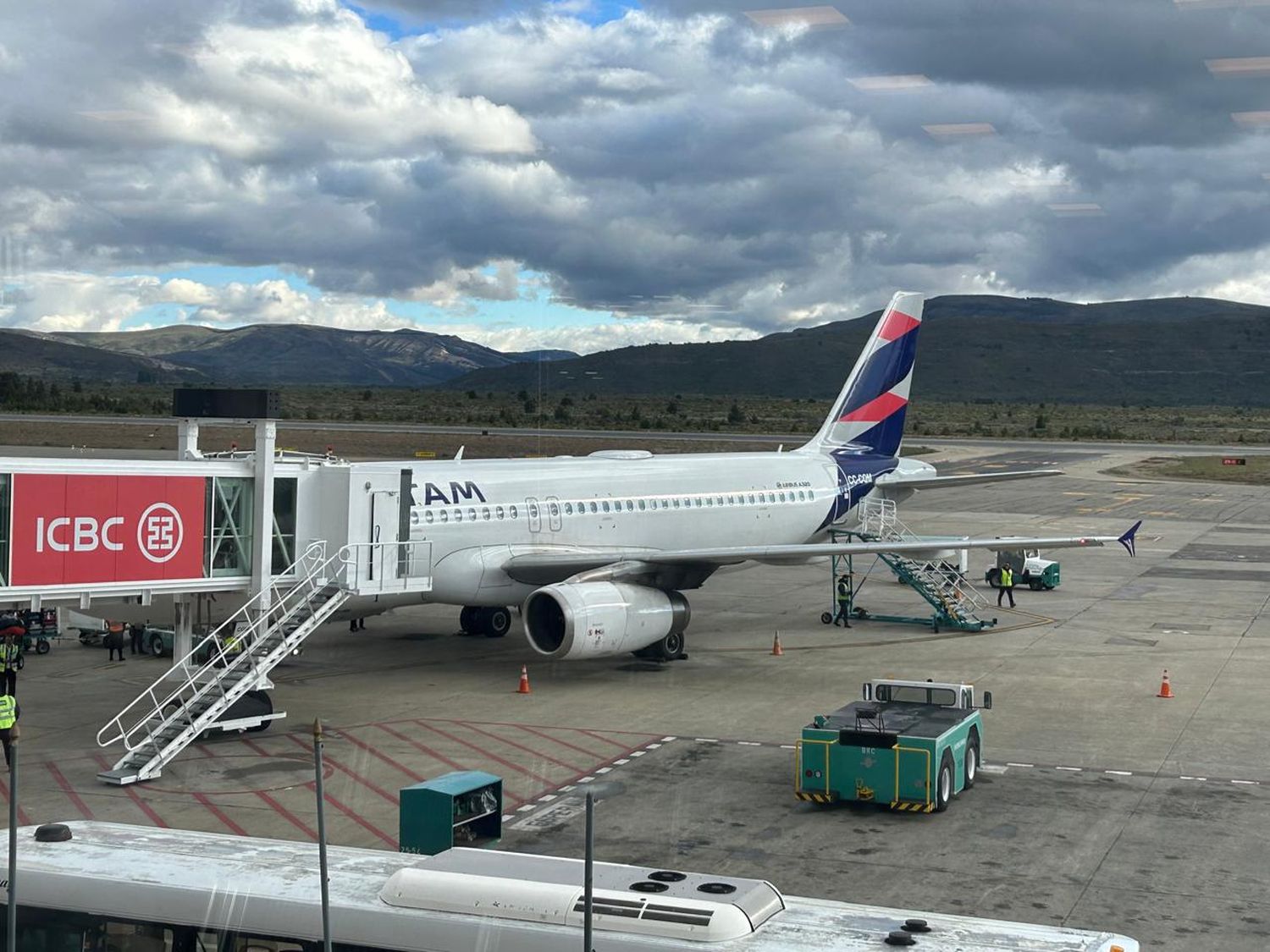 LATAM empezó a volar entre Bariloche y Santiago de Chile