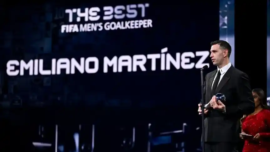 Dibu Martínez es el mejor arquero del mundo: ganó The Best 2022
