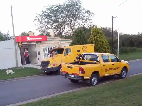 En General Racedo ya opera un cajero automático