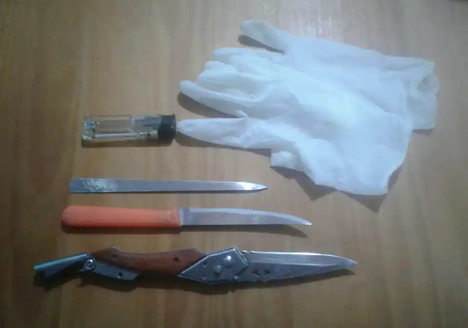 Fueron sorprendidos merodeando un edificio escolar