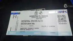 La Cámara de Apelación ordenó incautar las cuentas bancarias del acusado de vender entradas falsas