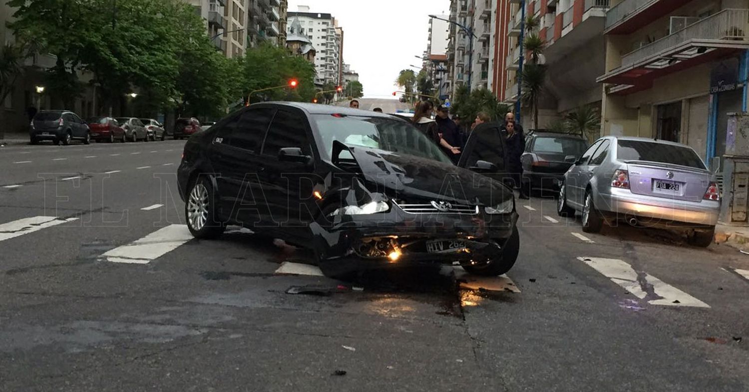 Fuerte choque en Colón y Alsina