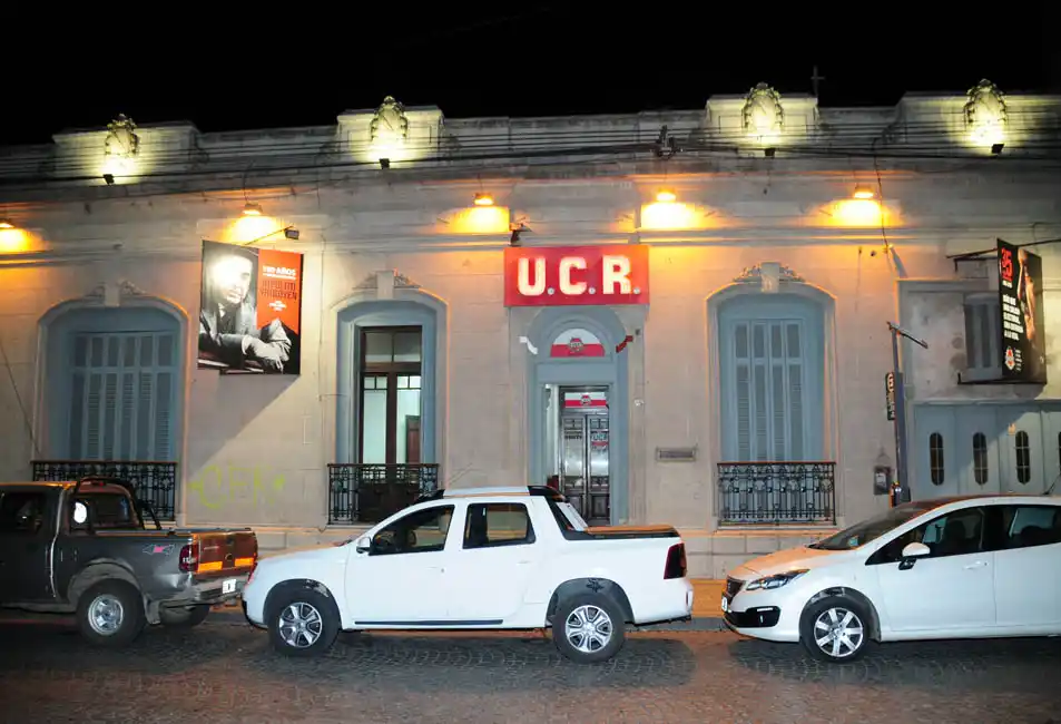 ¿Cómo se financian y cuánto dinero pueden gastar los partidos políticos en las próximas campañas?