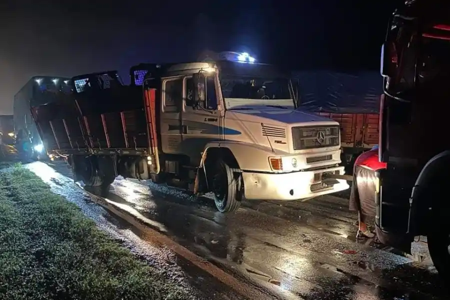 Accidente en Ruta 34: un camión chocó contra un automóvil