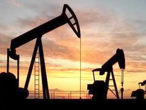 Advierten que por la escalada del precio
del petróleo aumentan los combustibles