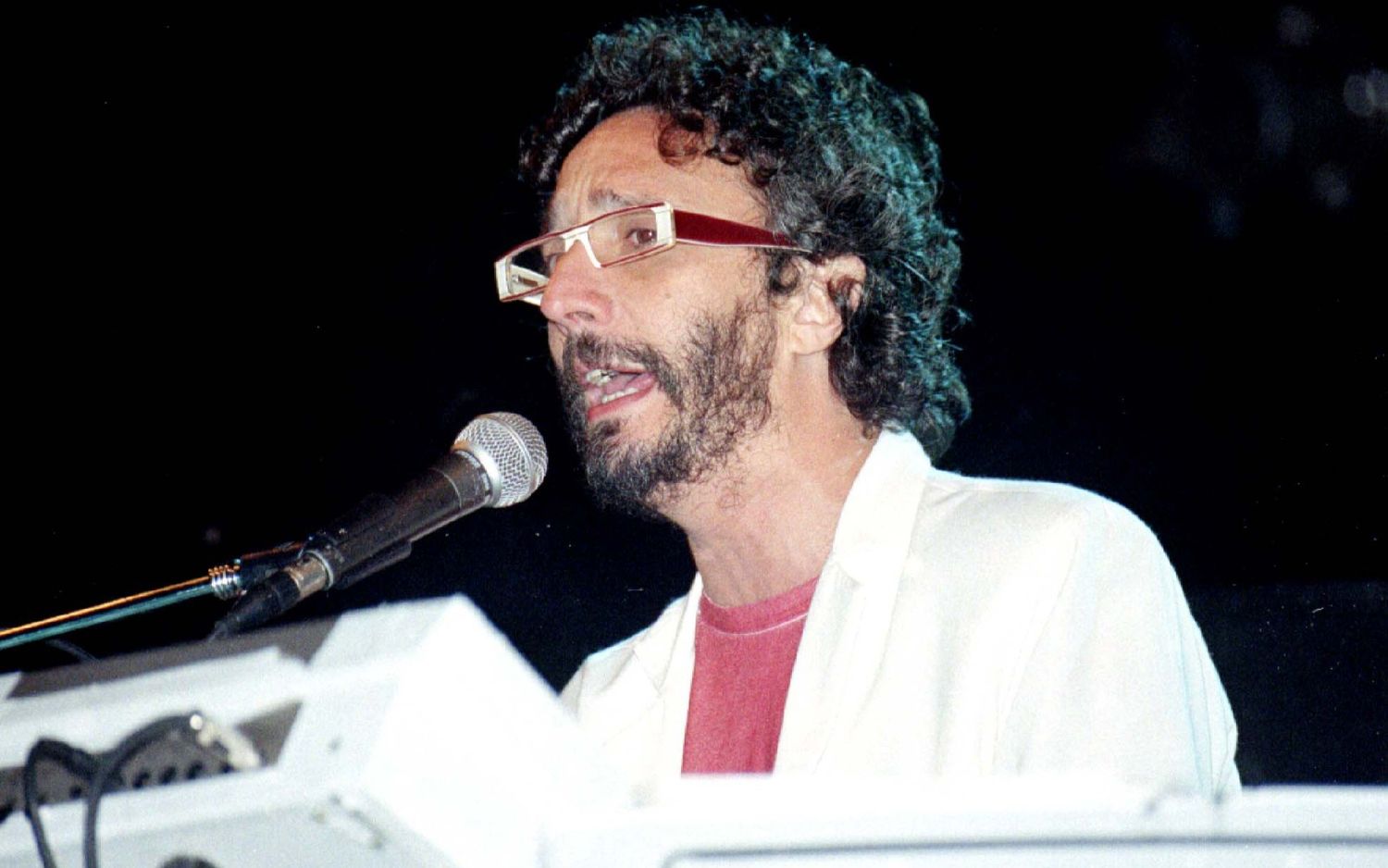 Fito Páez. Durante su presentación en Necochea en 2004