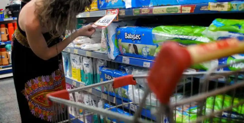 Carrió pide a consumidores que «no compren en supermercados»