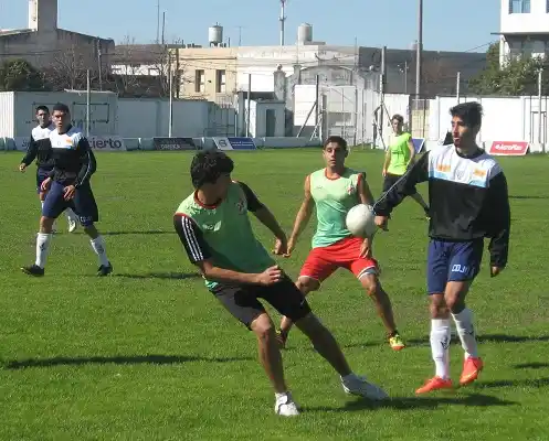 Torneo Federal A: Juventud no encuentra el rumbo