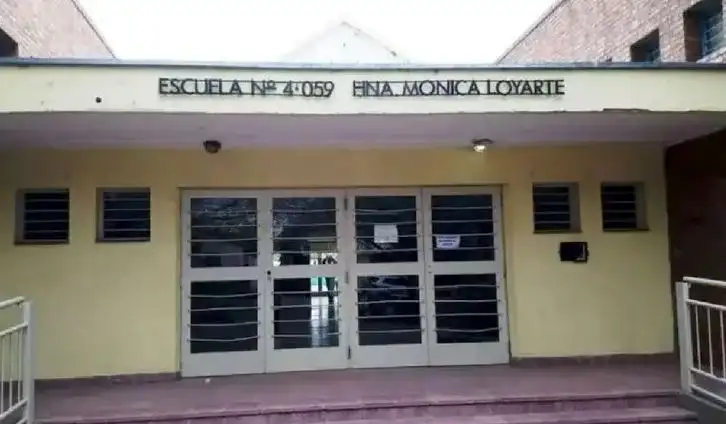 Dos alumnas denunciaron por abuso sexual a un profesor de secundario, pero sigue yendo a la escuela