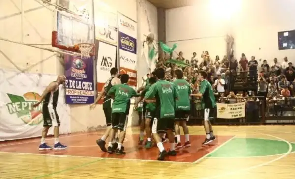 Racing fue más que Neptunia y se quedó con el festejo en el clásico