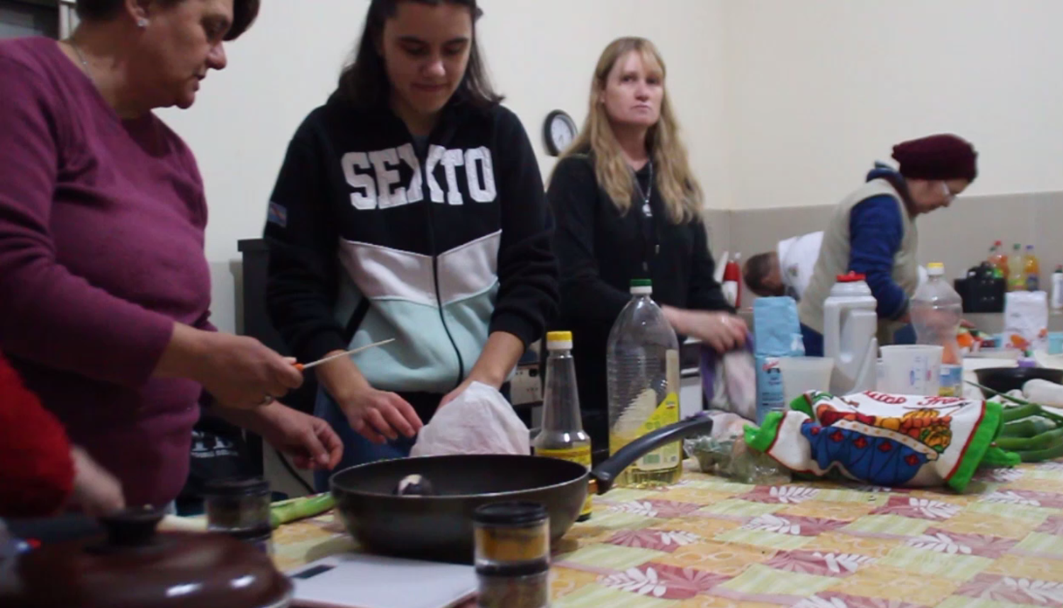 Realizan taller de gastronomía saludable y económica e inscriben al de cocina sin TACC