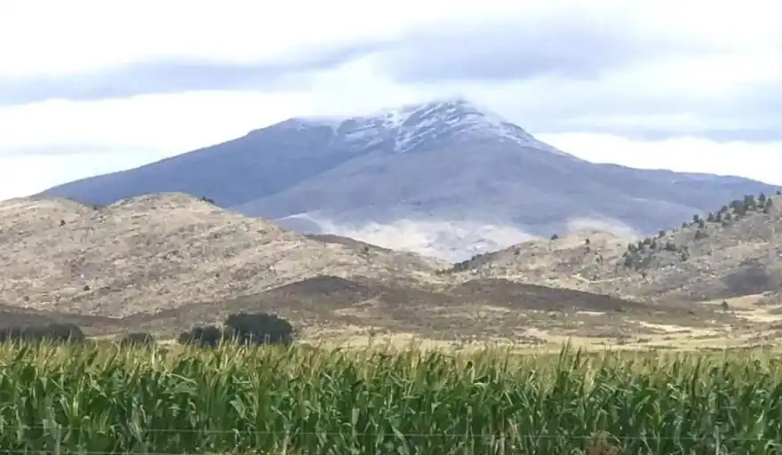 SIERRA DE LA VENTANA: El cerro Tres Picos amaneció nevado en pleno verano