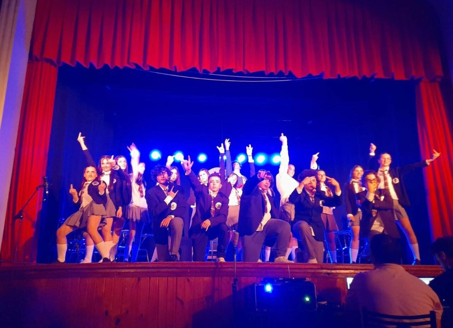 A sala llena, se estrenó Escuela de Rock en el Centro Cultural