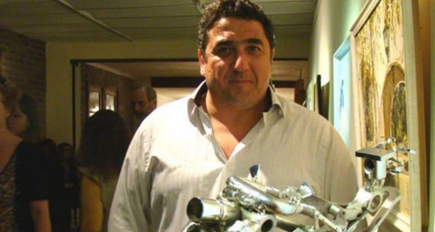 Indagan al escultor que fue detenido armado mientras circulaba por el centro