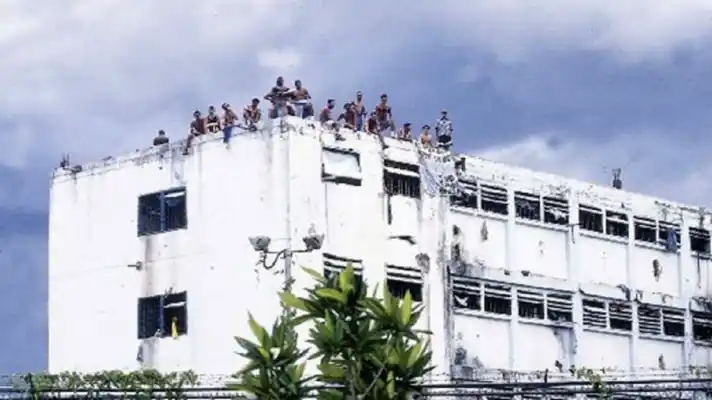 A CUCHILLO: un preso muerto y un herido tras riña en la cárcel de Yare II en Miranda