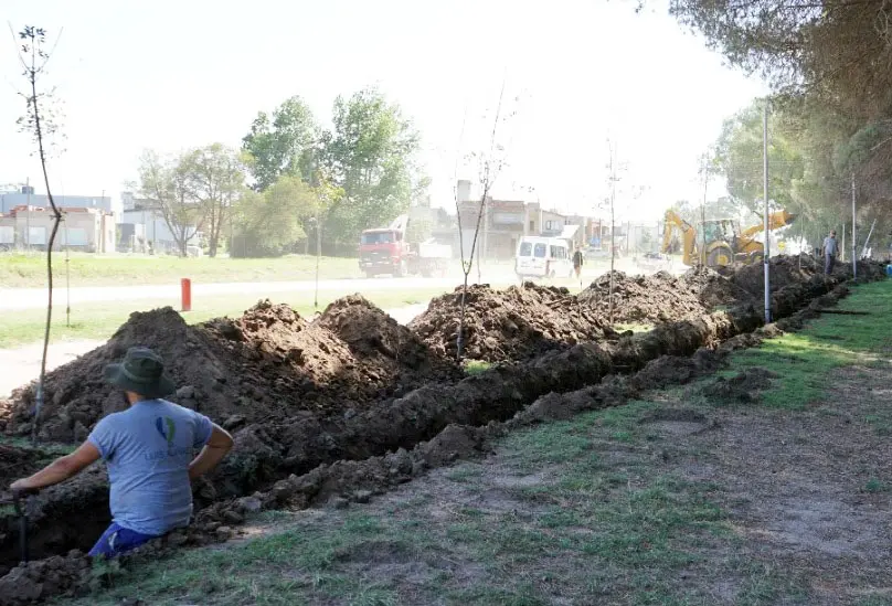 Senda peatonal. Arrancó obra en el Parque