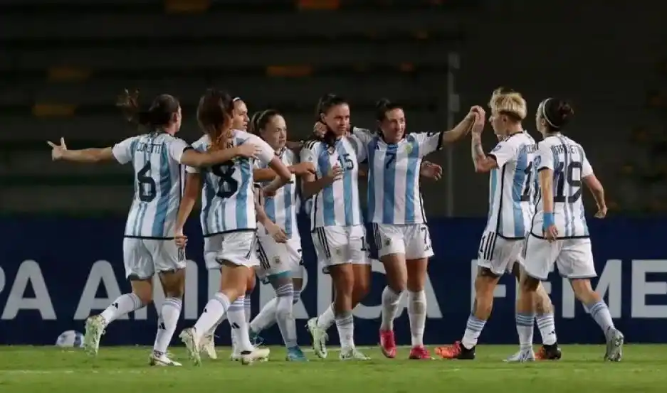 Las chicas se preparan para la cita mundialista