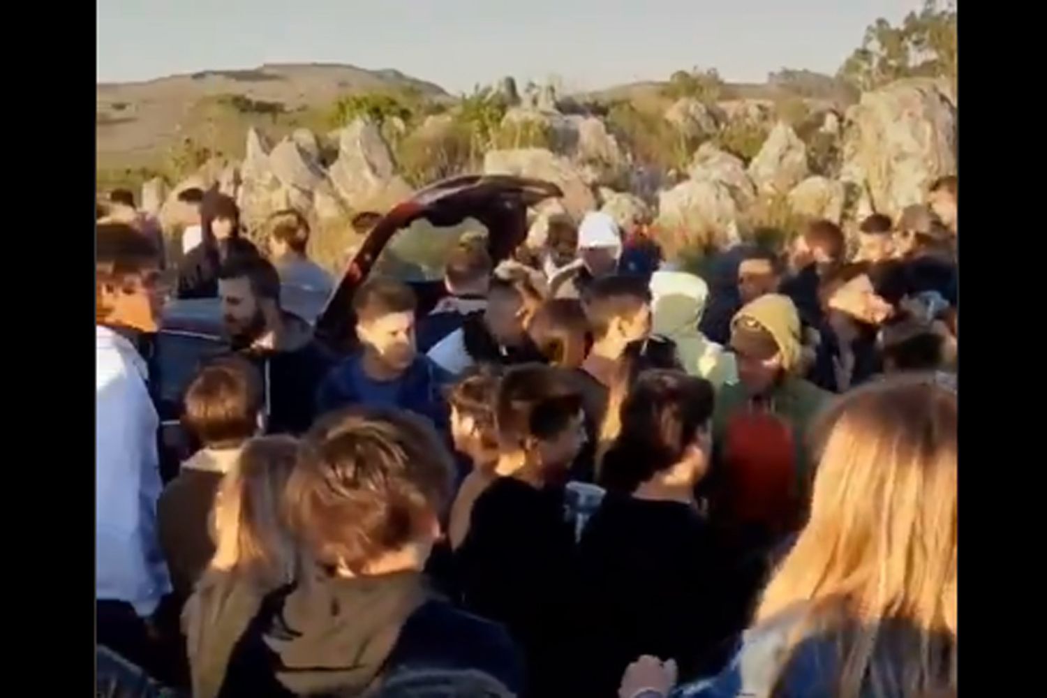 Gede Tandil , cuando los jóvenes sólo quieren divertirse