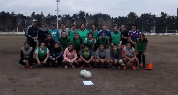 En el Estadio Municipal, la selección femenina de San Pedro pone primera en el Nacional