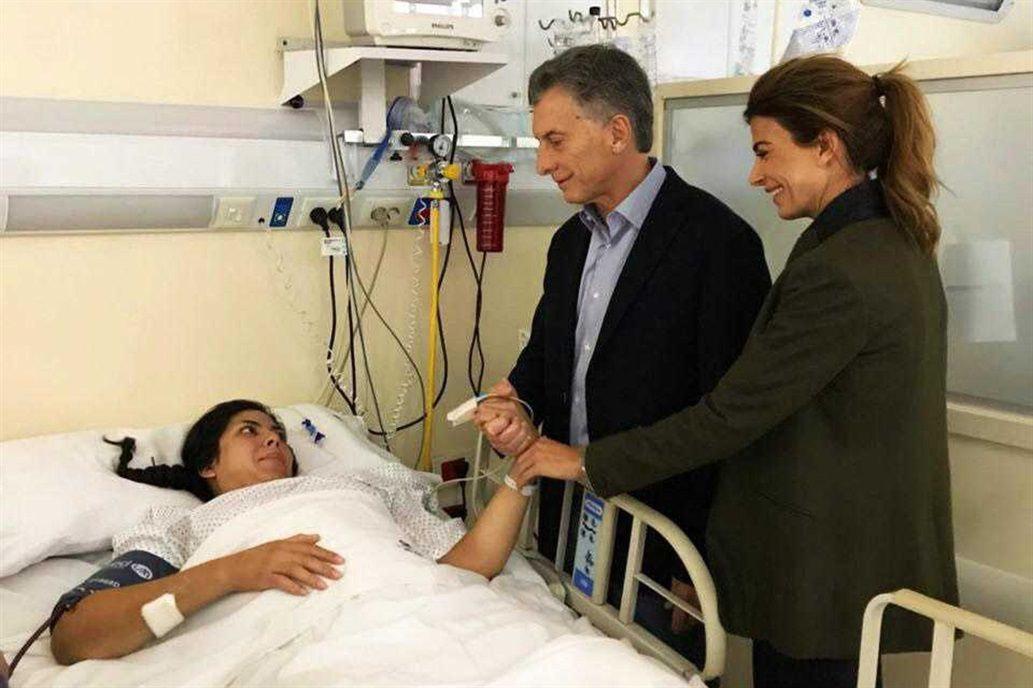 Macri y su esposa visitaron a la policía baleada en el ataque a la comisaría de San Justo