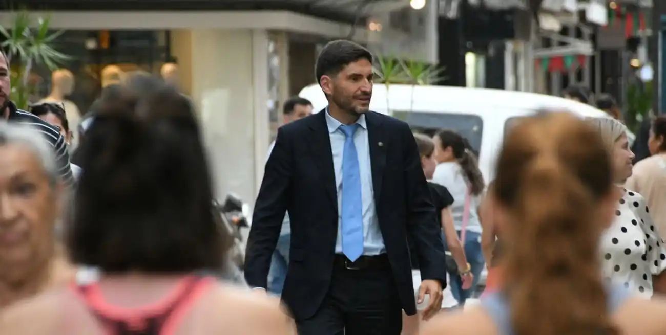 "Vamos a defender la mirada de un Estado que cuida a las personas que lo necesitan. Un estado eficiente, un estado con las cuentas equilibradas, pero que se ocupe de los problemas que tienen los ciudadanos", ratificó el gobernador. Crédito: Manuel Fabatía.