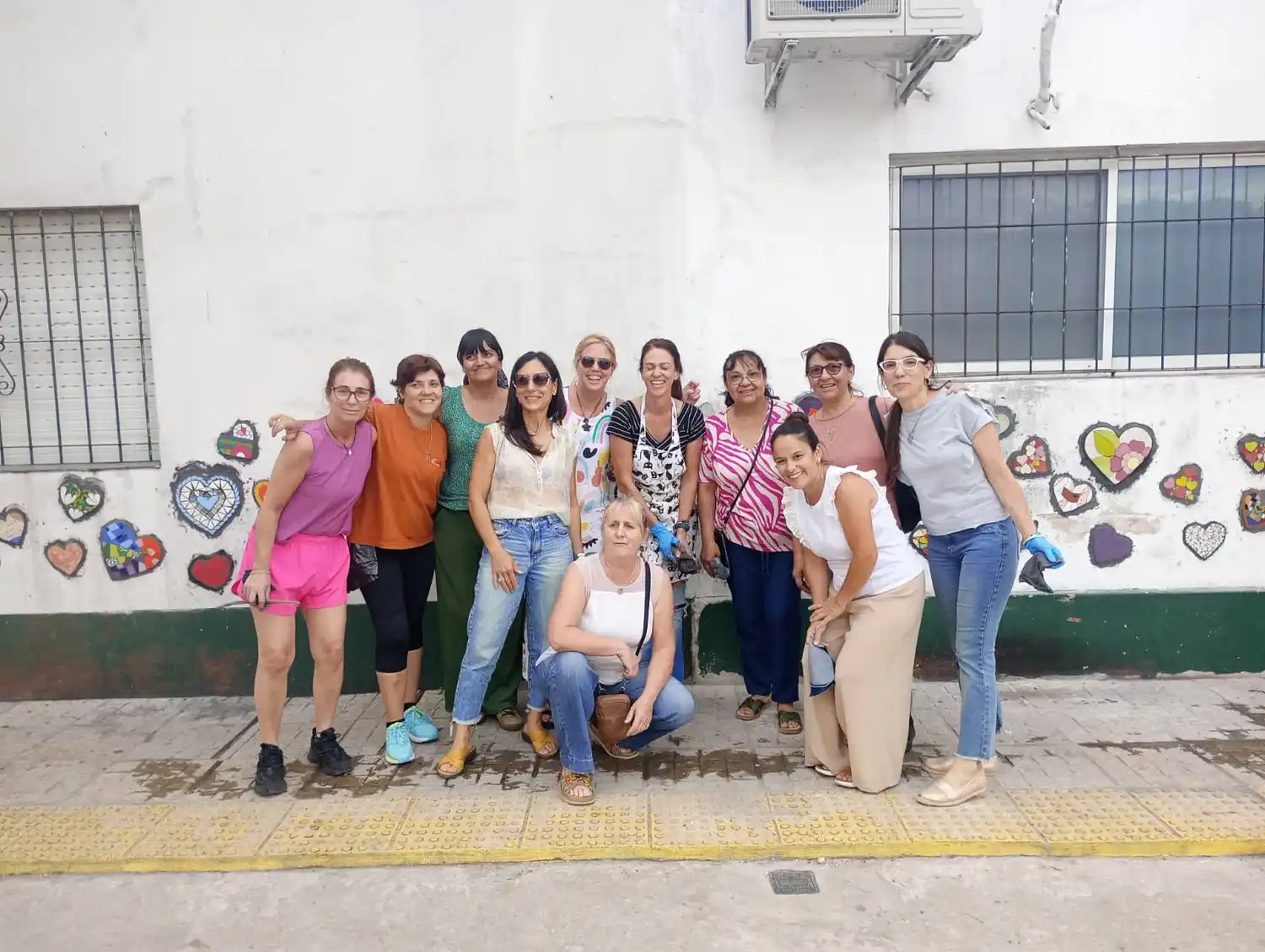 “Un corazón para nuestra escuela”, una obra de mosaicos que rinde homenaje al doctor René Favaloro