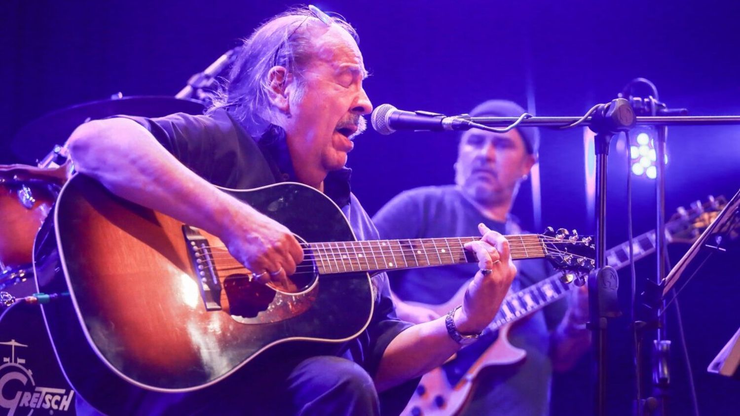 Litto Nebbia celebró sus 75 años con un gran show en sala Lavardén 