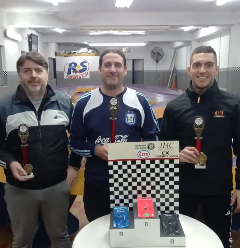 Podio Sport Blindado: Fabian Benz (2º), Mauricio Urdiales (1º) y Cristian Vaira (3º) .Foto:Prensa Automodelismo