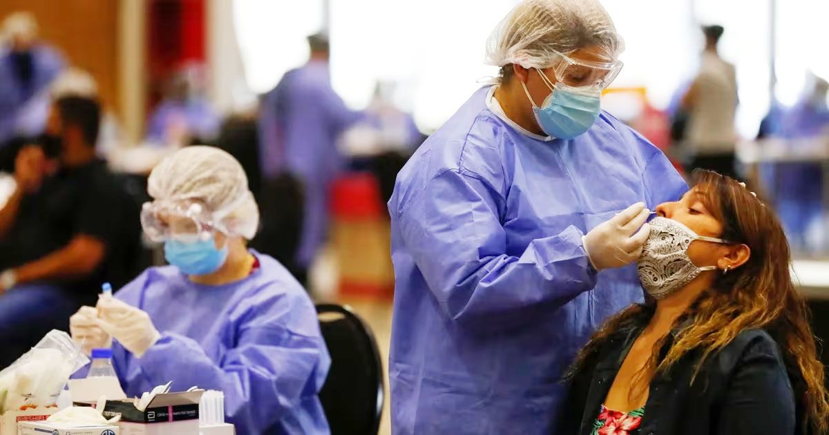 Los casos de covid se duplicaron en el país
