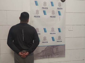 Cuento del tío: Se hizo pasar por empleado de ANSES y robó una importante cifra en dólares y alhajas de oro