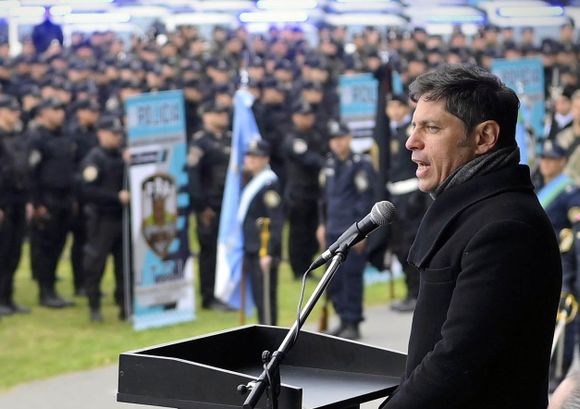 Kicillof encabeza en Berazategui la jura a la Bandera de más de 2700 cadetes de la Policía Bonaerense