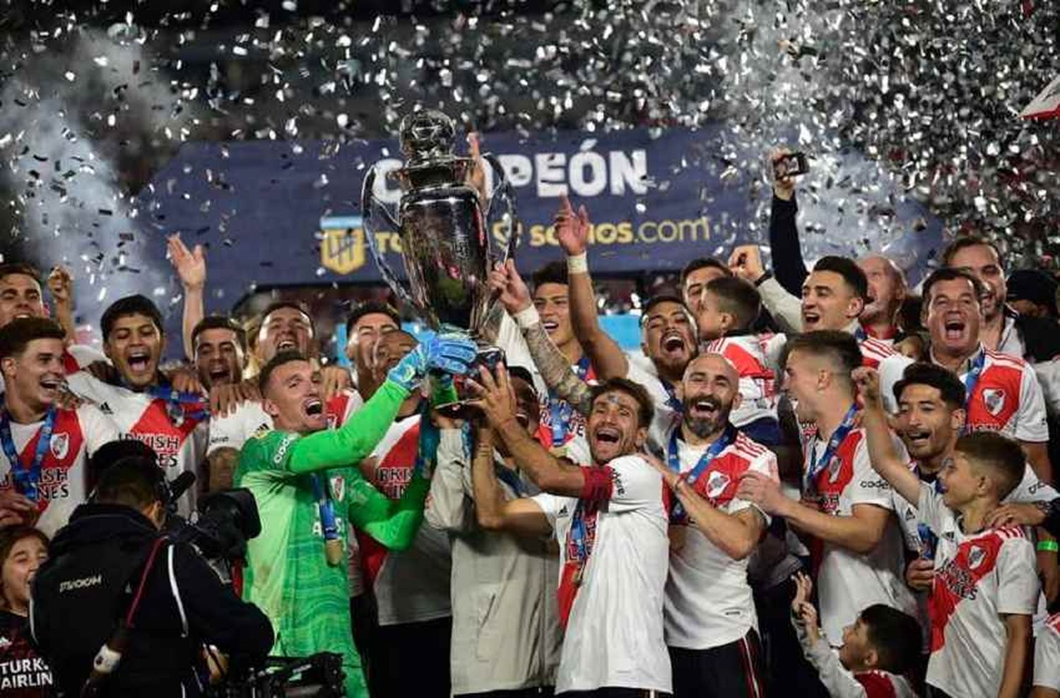 River aplastó a Racing y se coronó campeón de la Liga Profesional