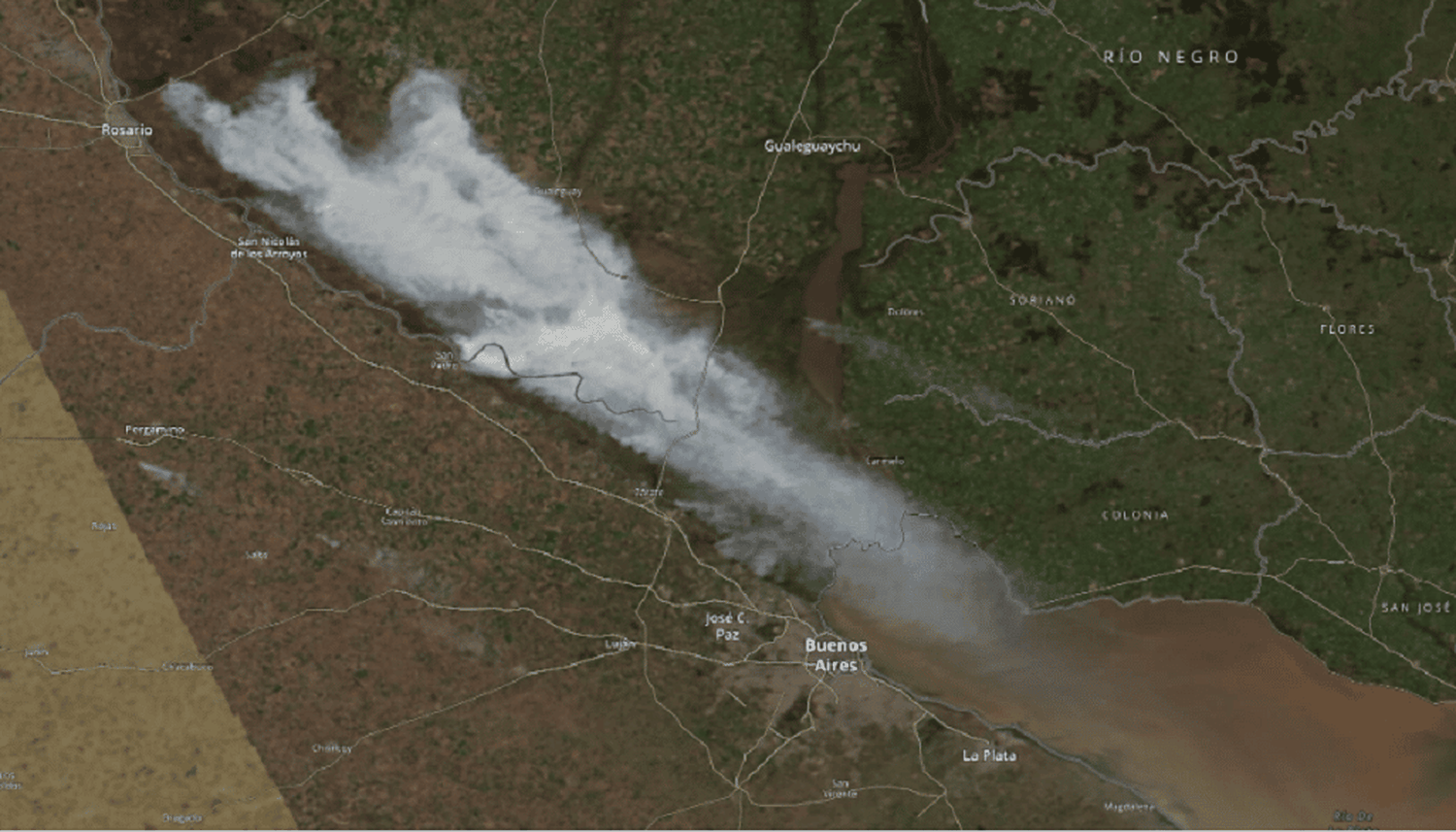 La foto de un satélite de la NASA muestra los incendios en el Delta del Paraná