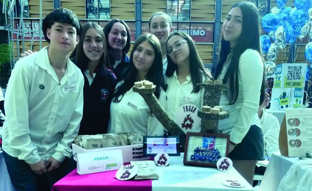 FOGGO, la empresa que fabrica y vende las mejores pastillas para encender el fuego, fue reconocida como el segundo mejor emprendimiento del año.