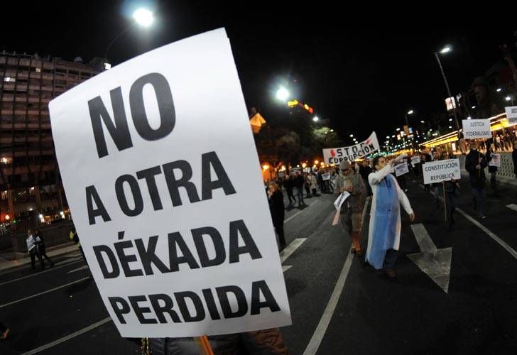 Cacerolazo: Con poca convocatoria realizaron las protestas del #8A 