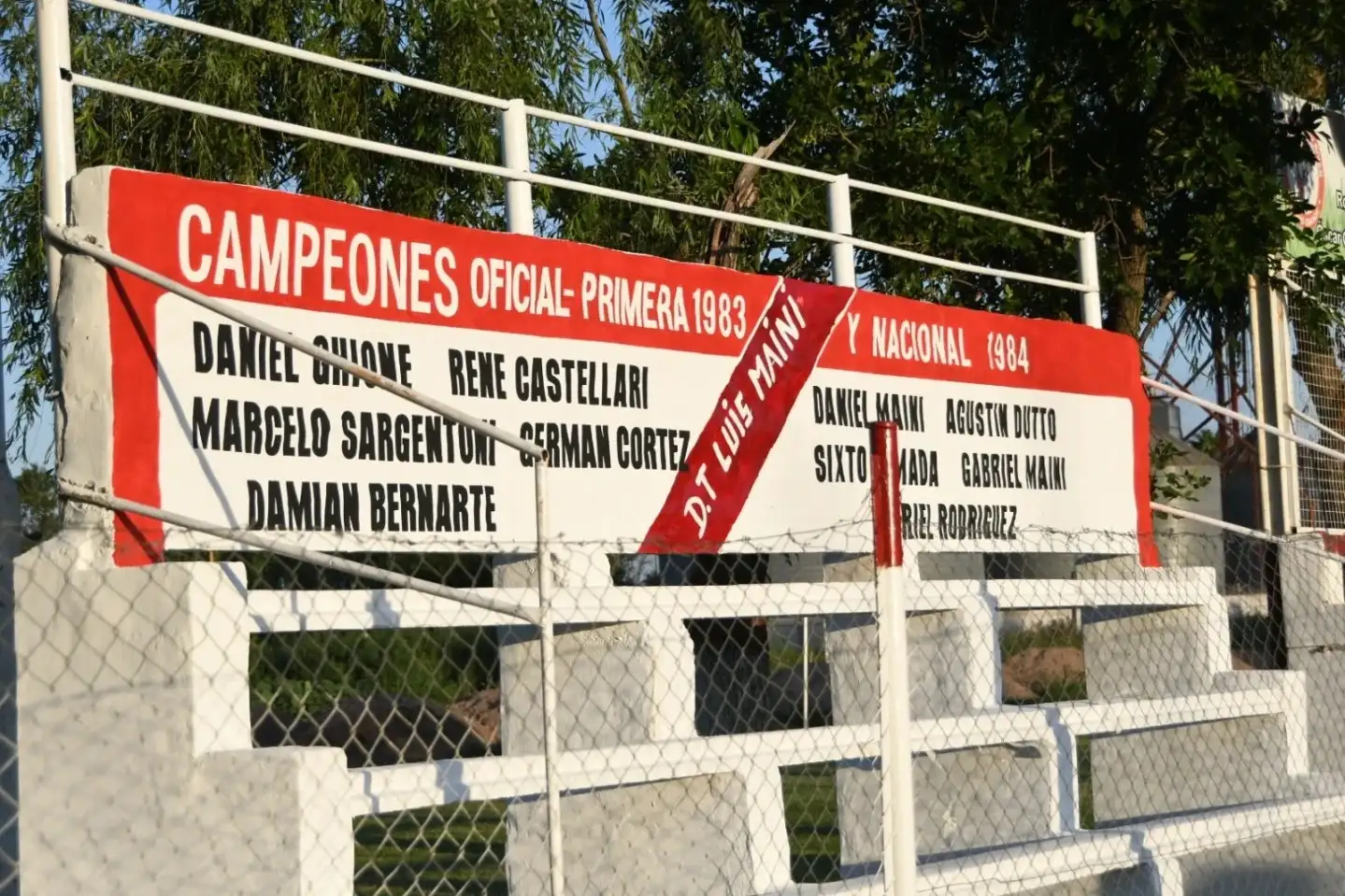 La flamante tribuna que lleva el nombre de los campeones del '84