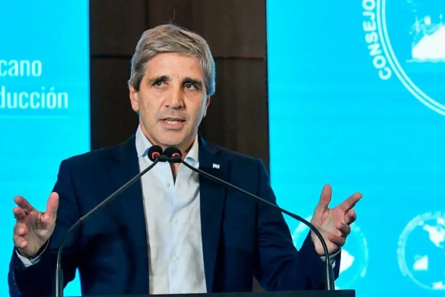 Caputo en en el cierre de la Conferencia por el 60° Aniversario de la Fundación de Investigaciones Latinoamericanas (Fiel), en la Bolsa de Comercio de Buenos Aires.