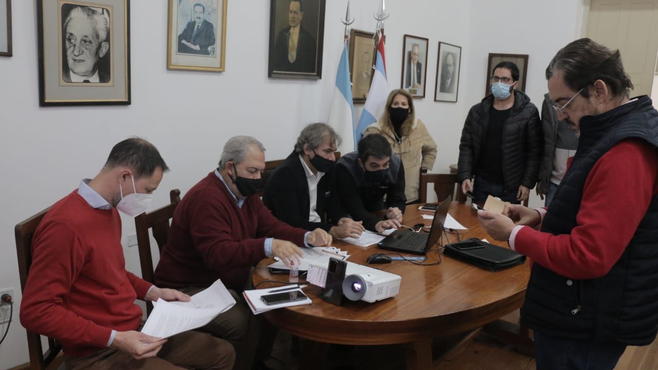 Jorge Monge: “Estamos muy satisfechos con el resultado de la jornada democrática que hoy sostuvo el radicalismo entrerriano”
