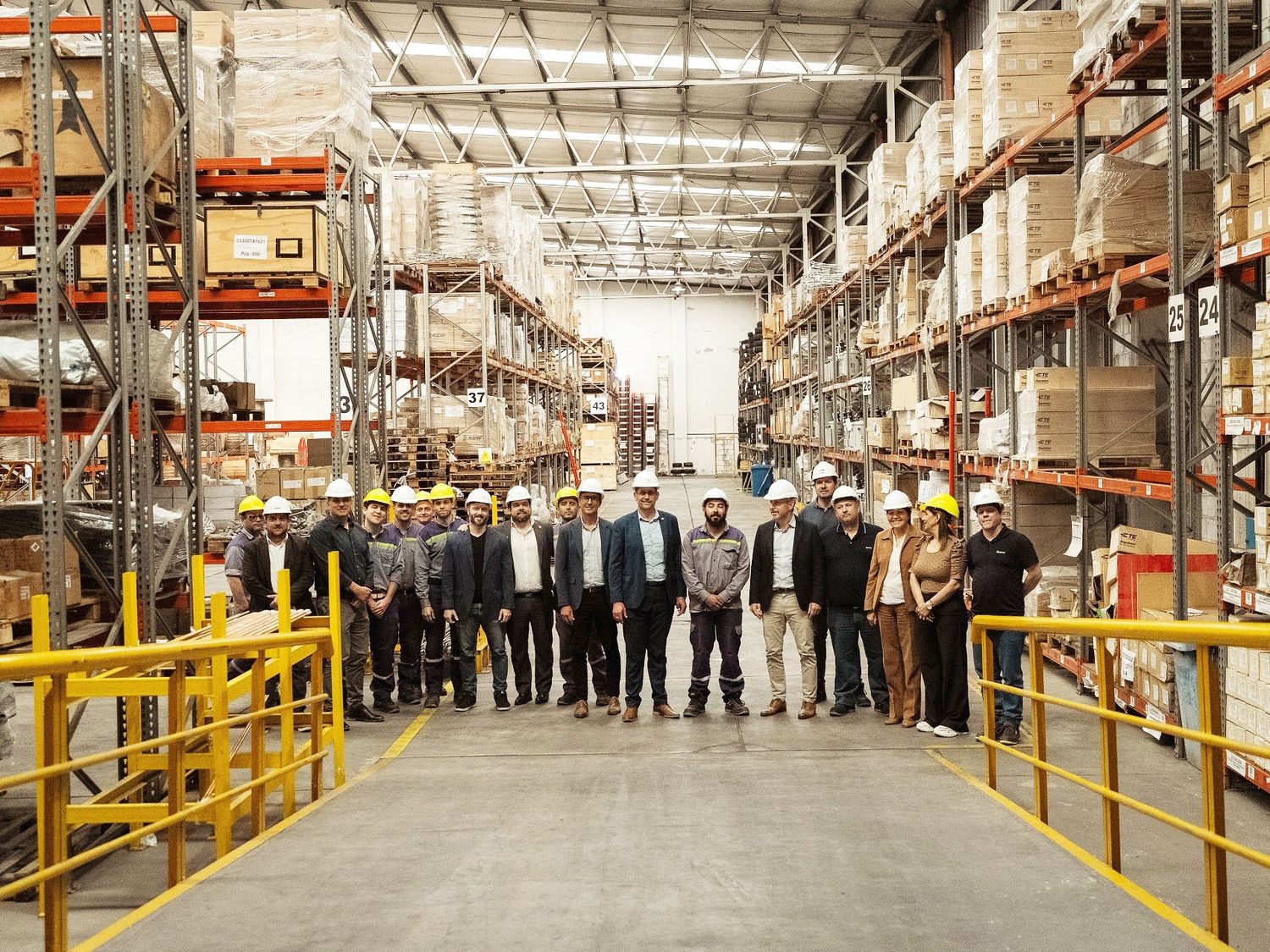 Firma de convenios para modernizar el alumbrado público en Concordia, Gualeguaychú, Ubajay, San Gustavo y San Benito