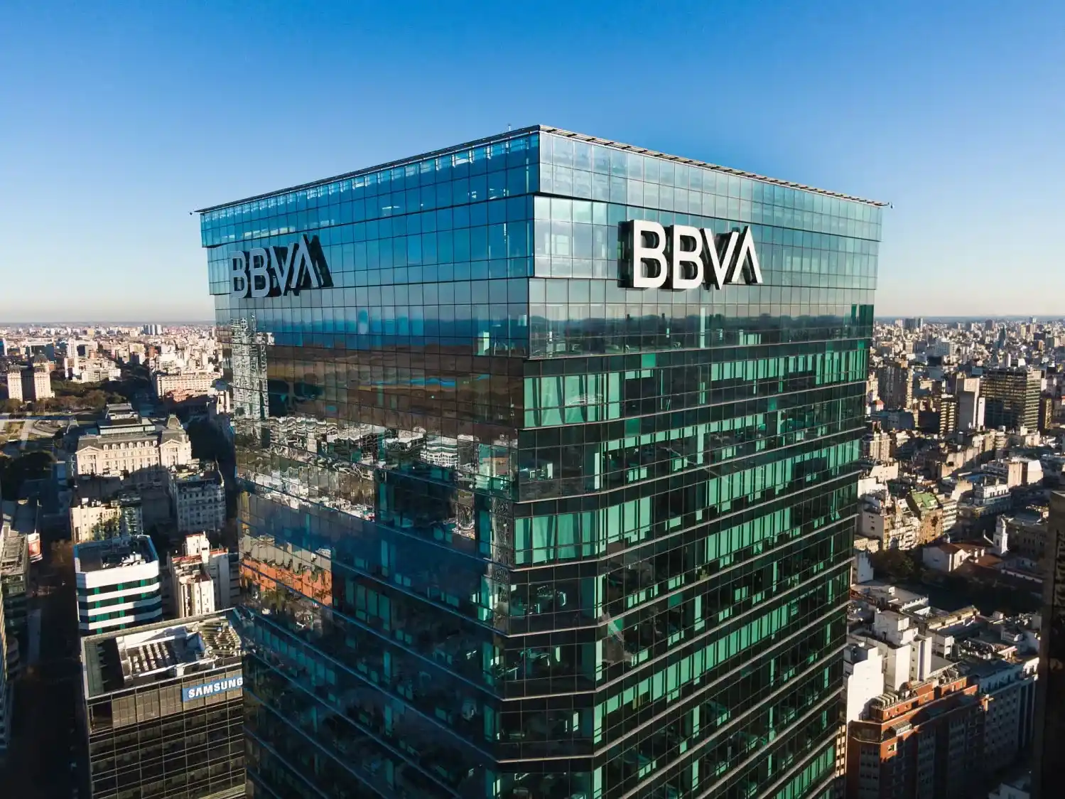 La Justicia ordena a banco privado a devolver $9.600 millones a 620 mil consumidores