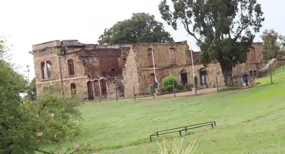 LOS AIRES PECULIARES  DE SAN CARLOS