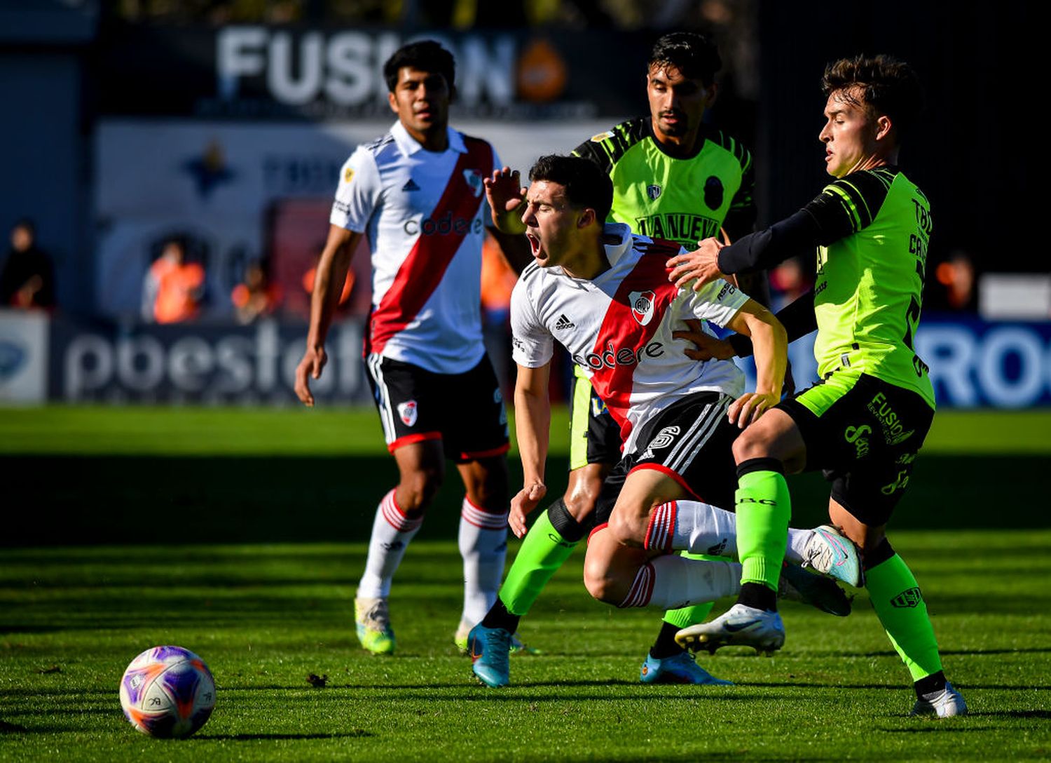 Barracas fue superior y frenó el buen andar de un River alternativo